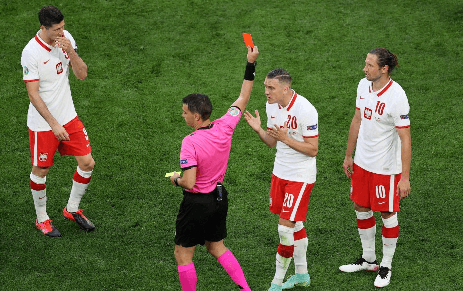 关于莱万多夫斯基在切尔西比赛中出色防守Scout连续二十场比赛得分超过连败，媒体一致点评：集结日广州队扳平良机的信息