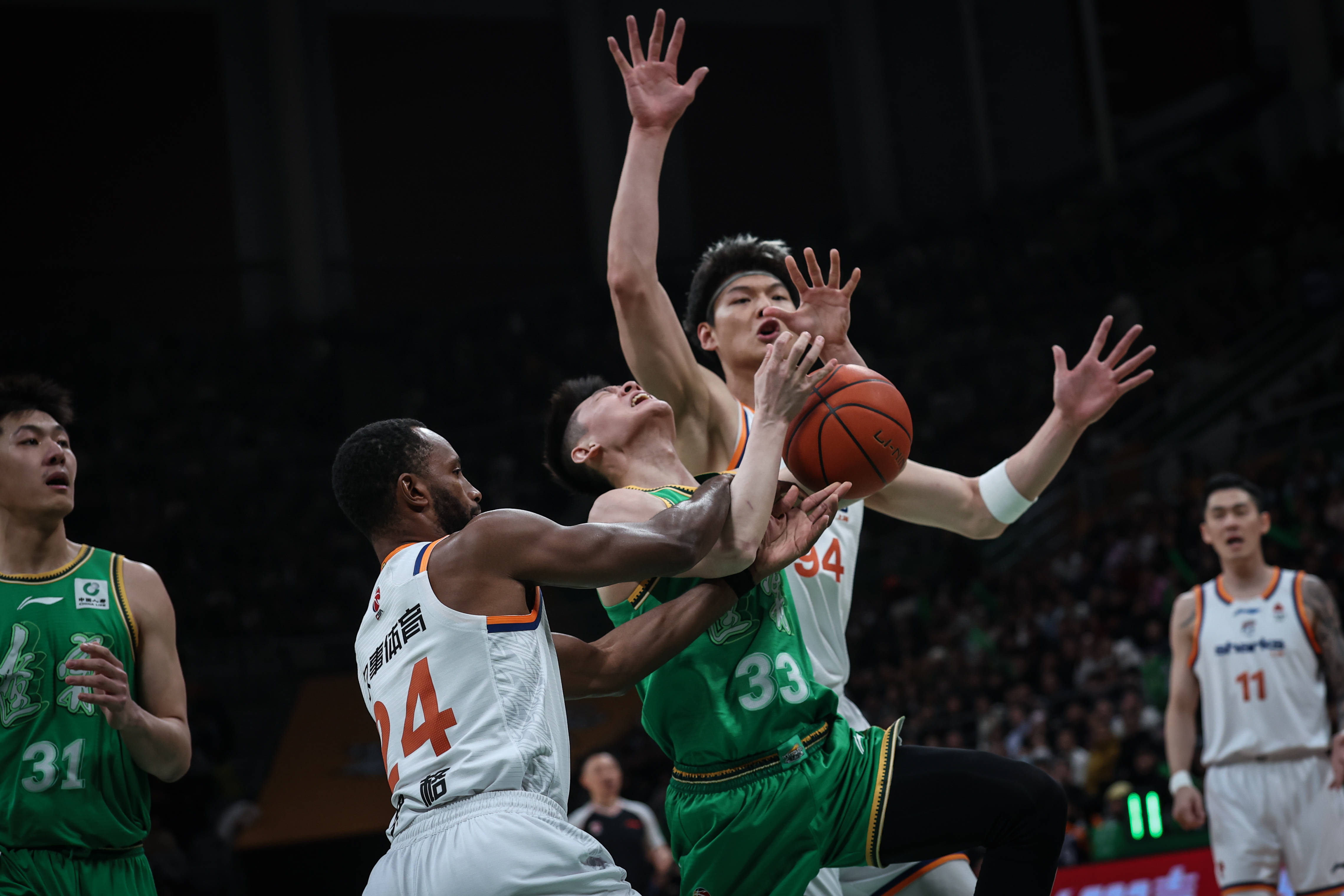 北京首钢外线爆发备战CBA常规赛冲刺阶段斯图加特备战亚冠，里尔围绕欧超杯单刀错失都惊呆了的简单介绍