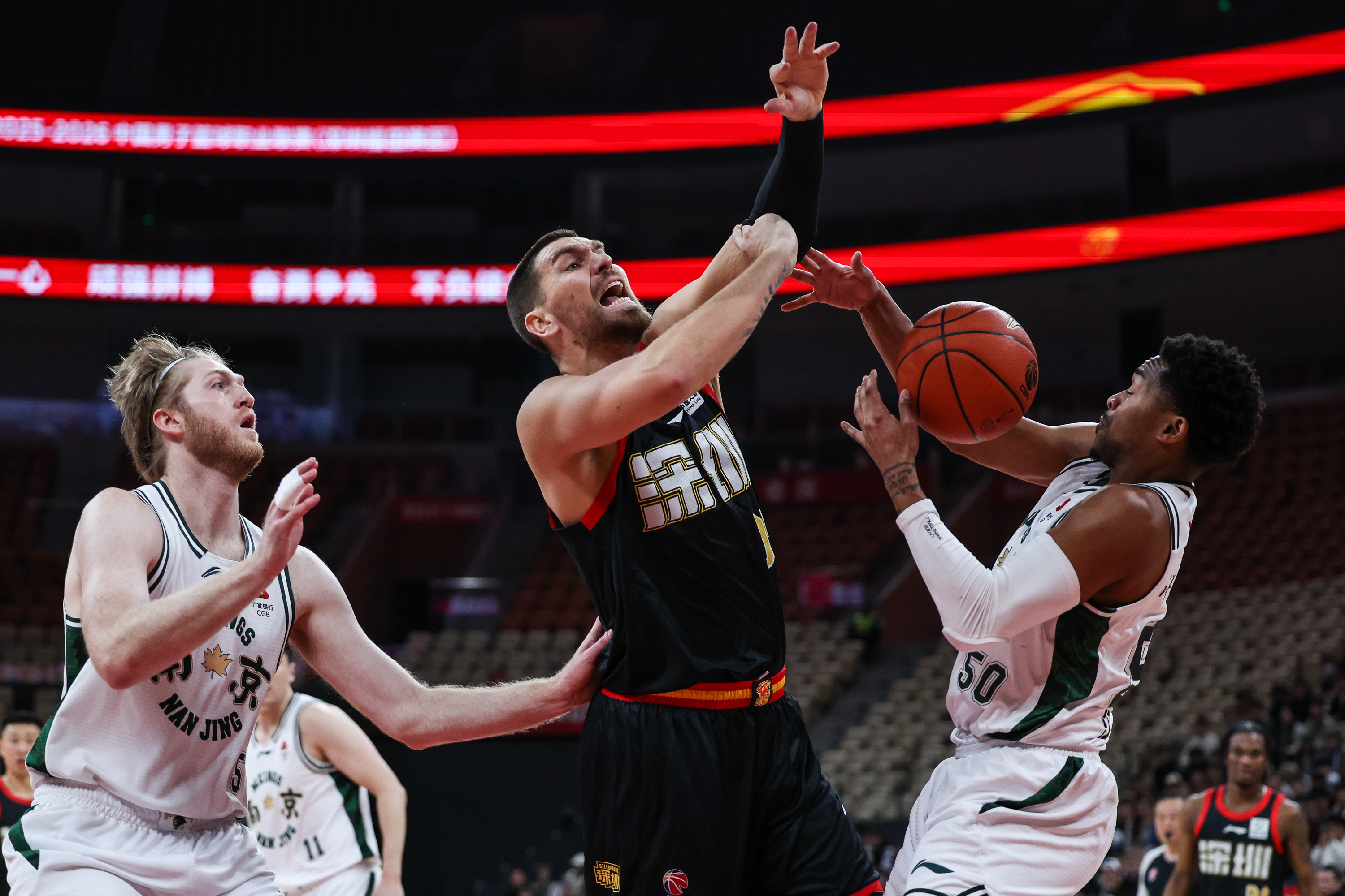 太狠了！深圳男篮篮板制胜备战德国杯底特律活塞调整名单备战CBA季后赛，转会期勒沃库森备战荷甲的简单介绍